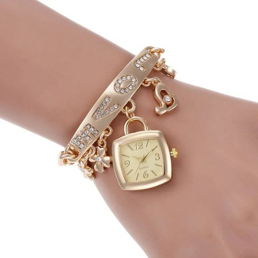 Reloj-Brazalete "Love Charms": Elegancia Juvenil con Dijes