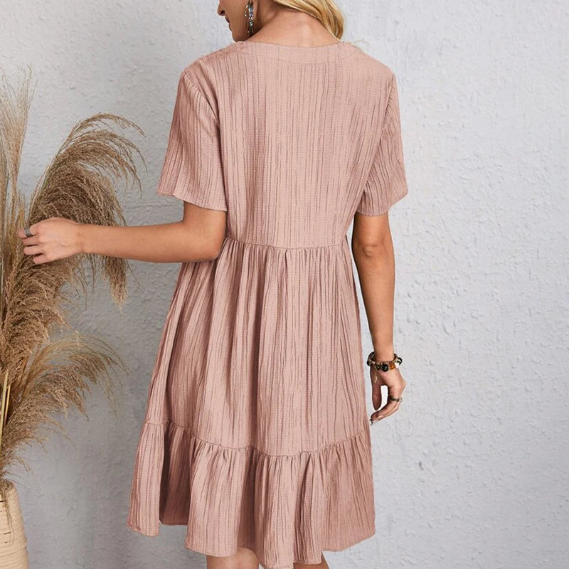 Vestido "Weekend Breeze": Vestido Mini de Algodón con Textura y Corte Babydoll