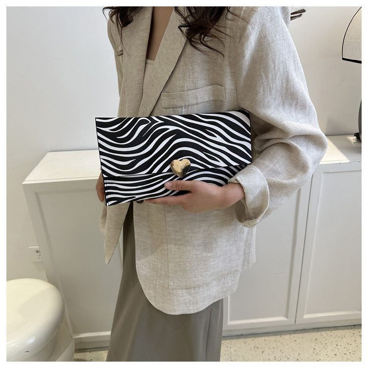 Colección Wild Heart: Sobres de Mano con Estampado Animal