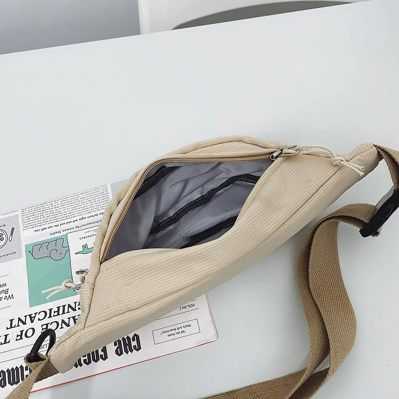 Urban Flex: Riñonera Deportiva de Textura Cuadriculada