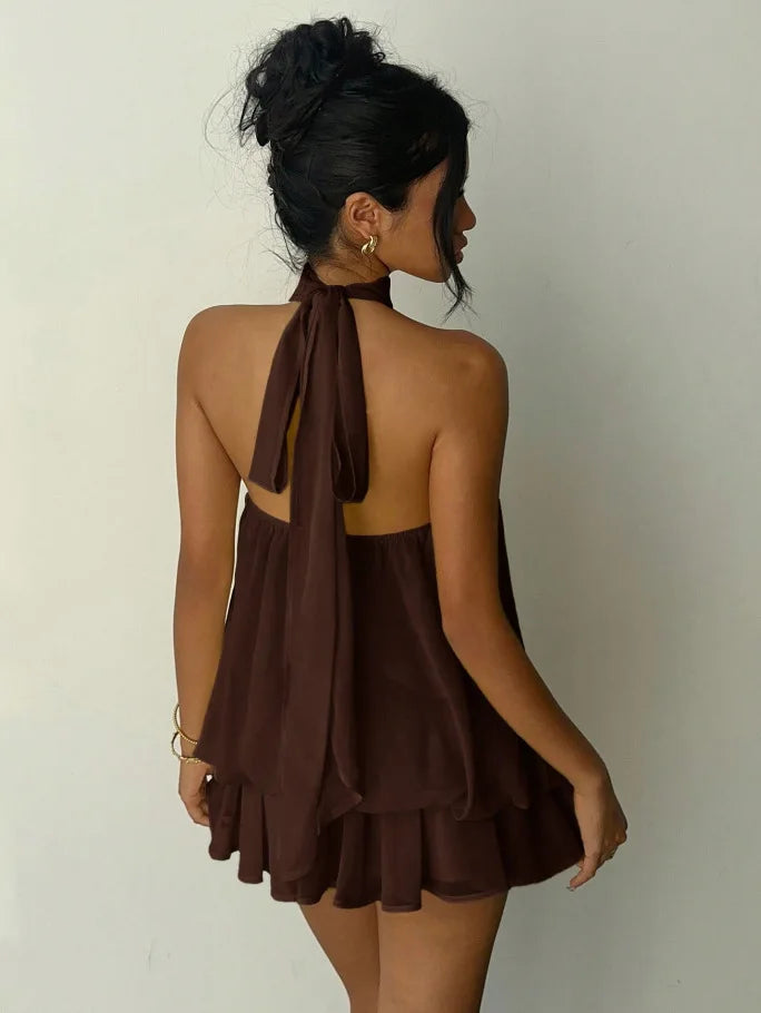 Vestido con Cuello Halter y Falda Drapeada
