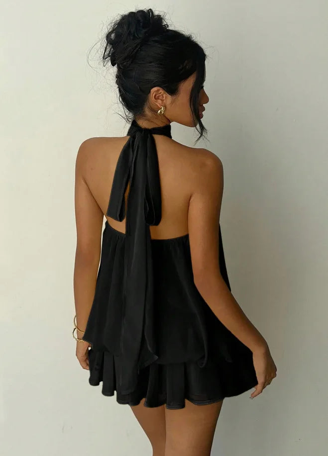 Vestido con Cuello Halter y Falda Drapeada