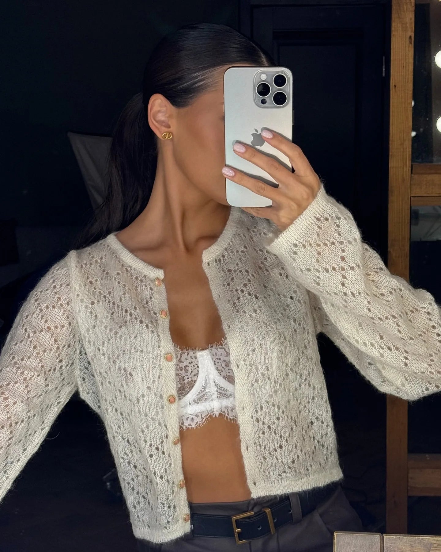 Blusa "Lemon Breeze": Punto Calado de Estilo Romántico