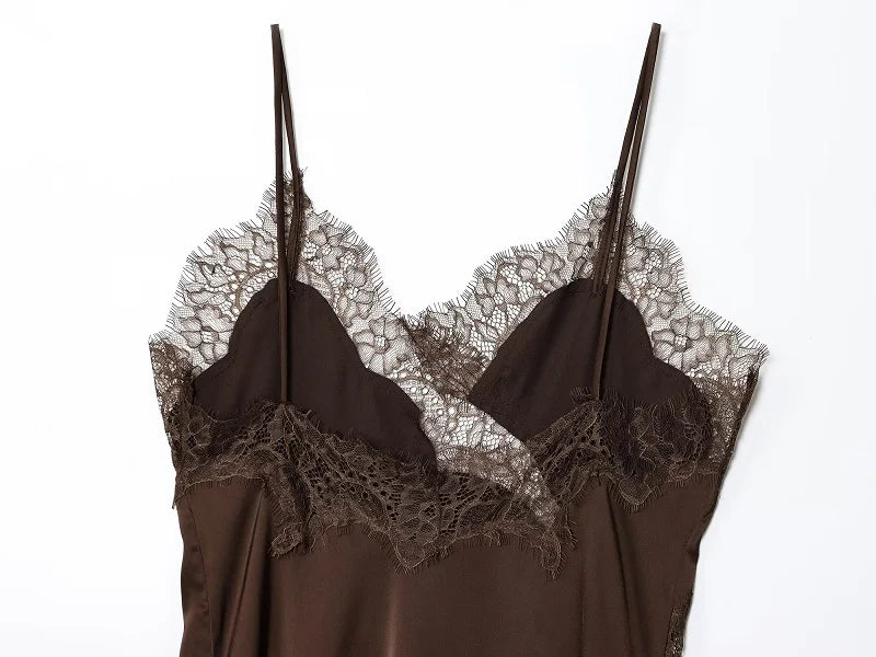 Alba - Vestido "Coco Lace": Vestido Lencero de Gasa Marrón con Encaje Asimétrico