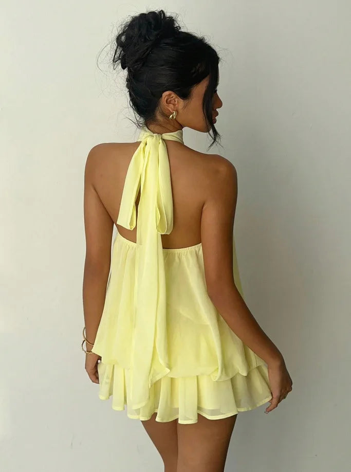 Vestido con Cuello Halter y Falda Drapeada