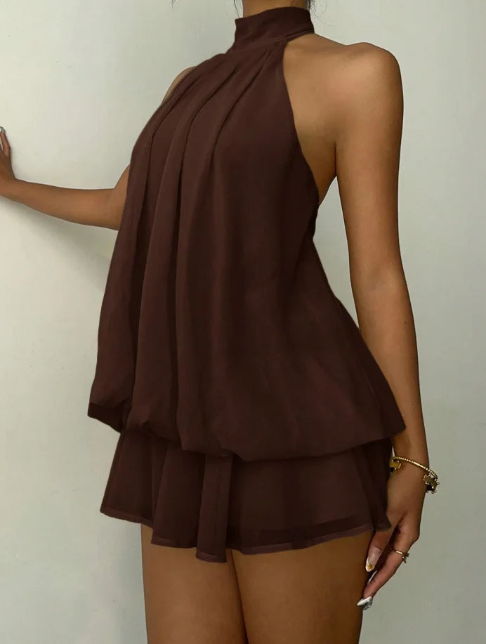 Vestido con Cuello Halter y Falda Drapeada