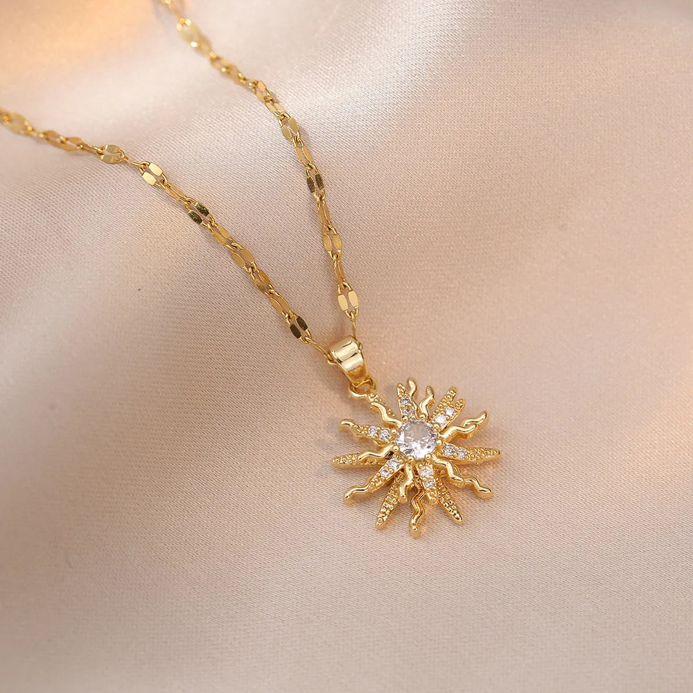 Collar Sol Celestial Gold: Un Toque de Brillo Diario