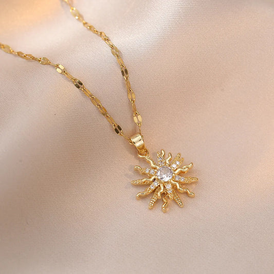 Collar Sol Celestial Gold: Un Toque de Brillo Diario