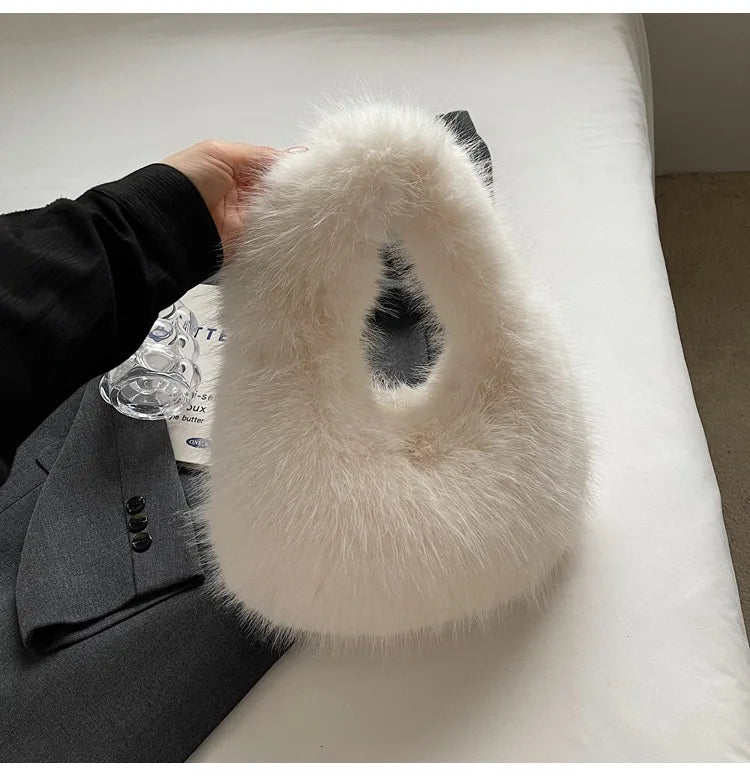 Bolso "Arctic Plush": Hobo de Pelo Sintético