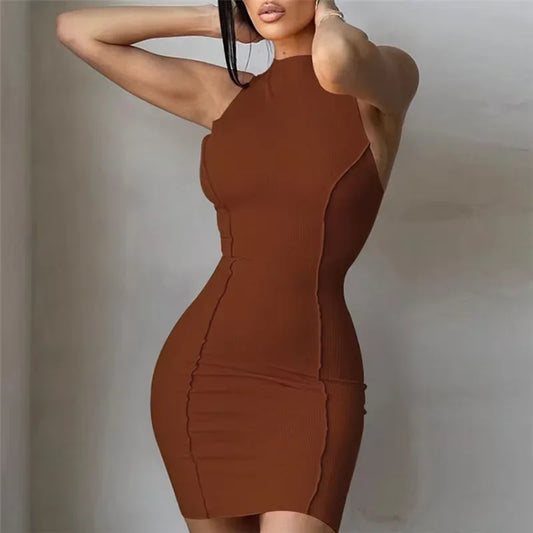Vestido Mini "Terra Seam": Ajuste Bodycon con Costuras Expuestas
