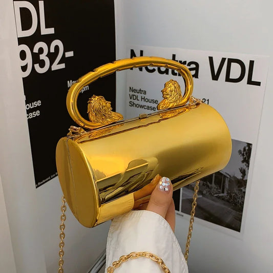 Clutch "Lion Majesty": Bolso Cilíndrico de Acabado Espejo