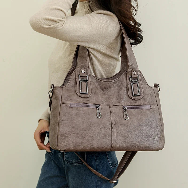 Bolso Satchel "Heritage": Elegancia en Cuero Sintético y Funcionalidad