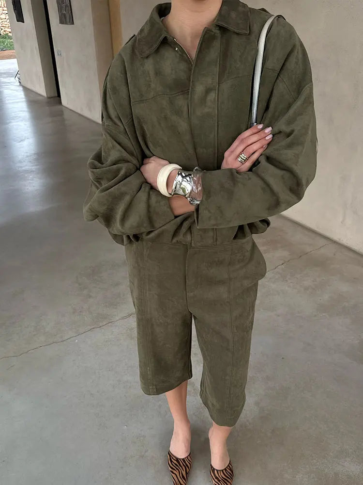 Conjunto "Urban Safari": Set Efecto Ante de Chaqueta y Bermudas