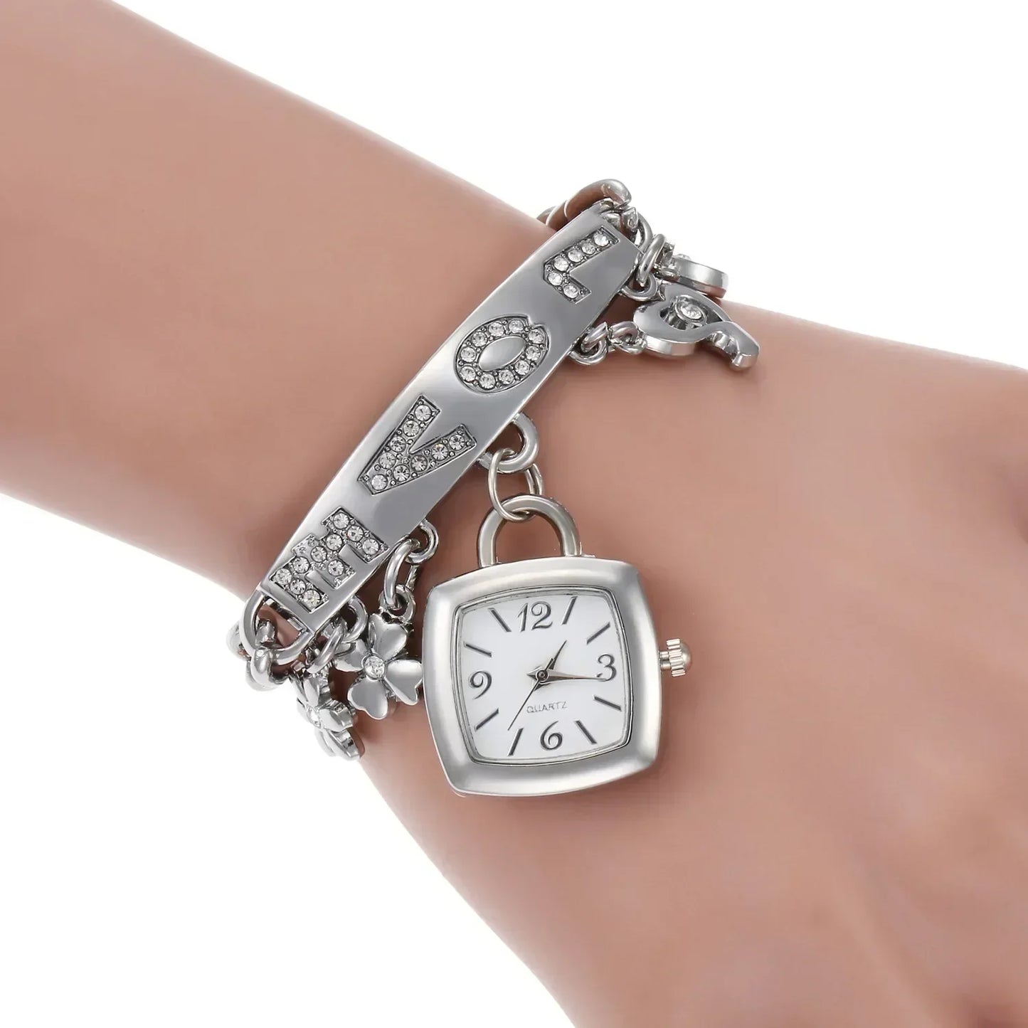Reloj-Brazalete "Love Charms": Elegancia Juvenil con Dijes