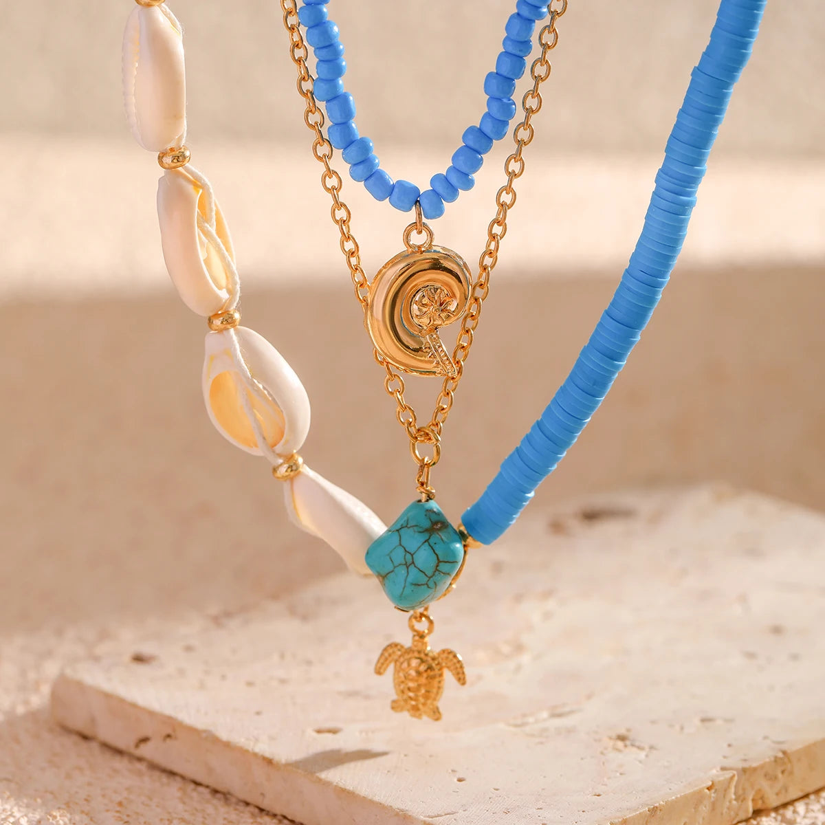 Set Boho-Beach "Ocean Dreams": Collar de Capas con Caracoles y Amuletos Marinos