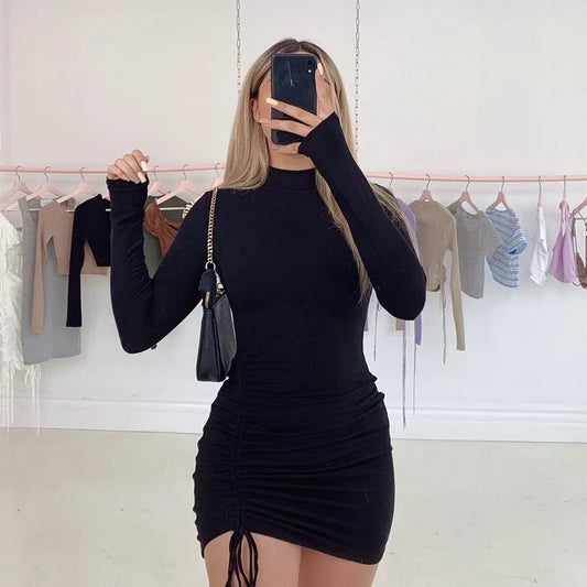 Vestido "Midnight Glow": Ajustado con Fruncido Lateral