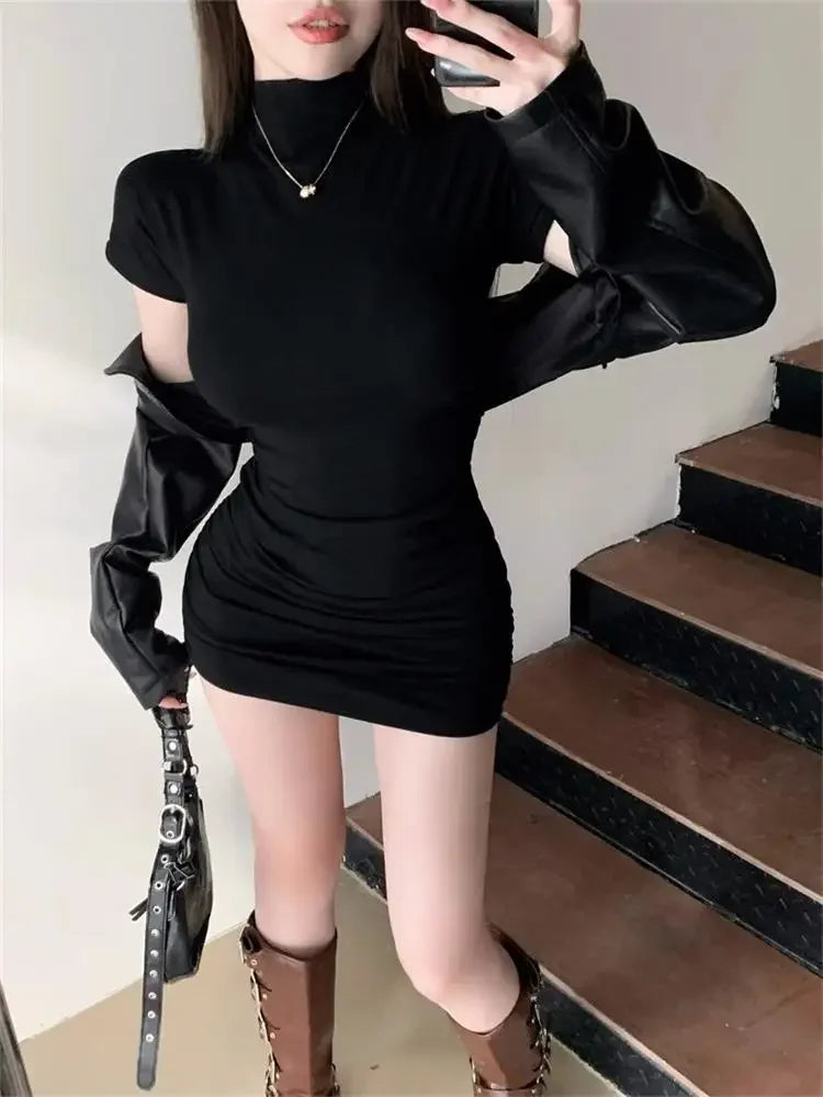Vestido Mini "Shadow Contour": Diseño Ajustado con Cuello Alto y Drapeado