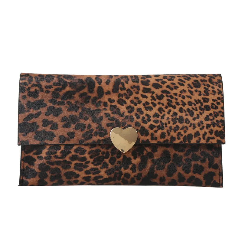 Colección Wild Heart: Sobres de Mano con Estampado Animal